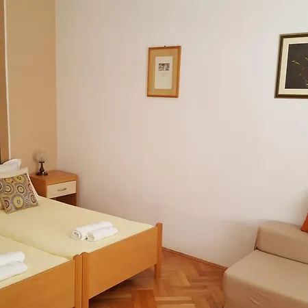 Roje Studio With Yard Apartment