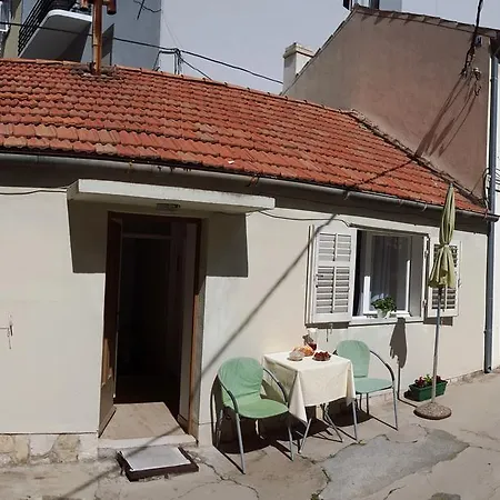 Roje Studio With Yard
