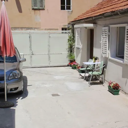 Roje Studio With Yard